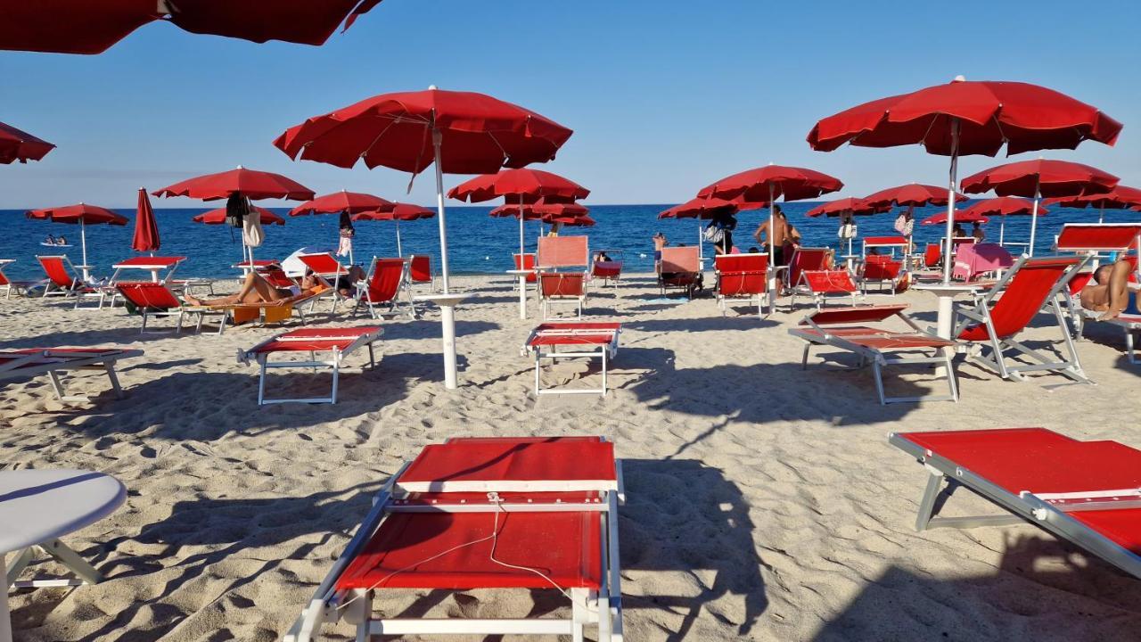 Апартаменты Nina'S House 2 A 300 Metri Dal Mare Santa Caterina Dello Ionio Marina Экстерьер фото