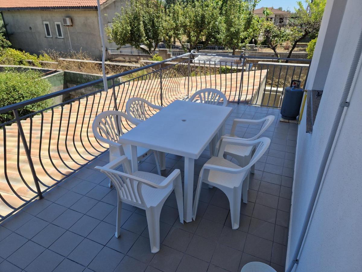 Апартаменты Nina'S House 2 A 300 Metri Dal Mare Santa Caterina Dello Ionio Marina Экстерьер фото