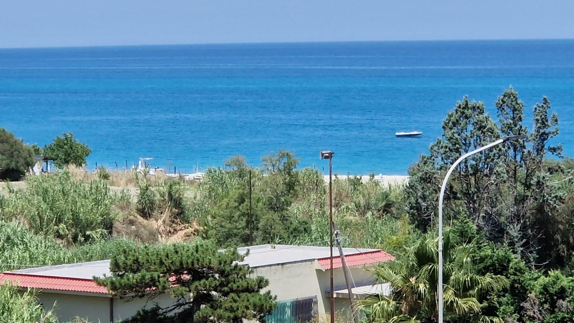 Апартаменты Nina'S House 2 A 300 Metri Dal Mare Santa Caterina Dello Ionio Marina Экстерьер фото